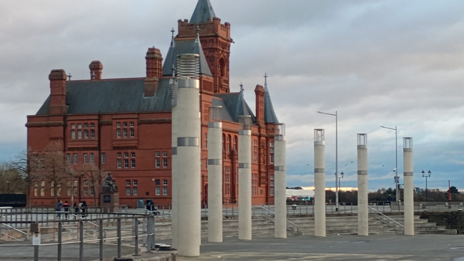 Delwedd o Roald Dahl Plass