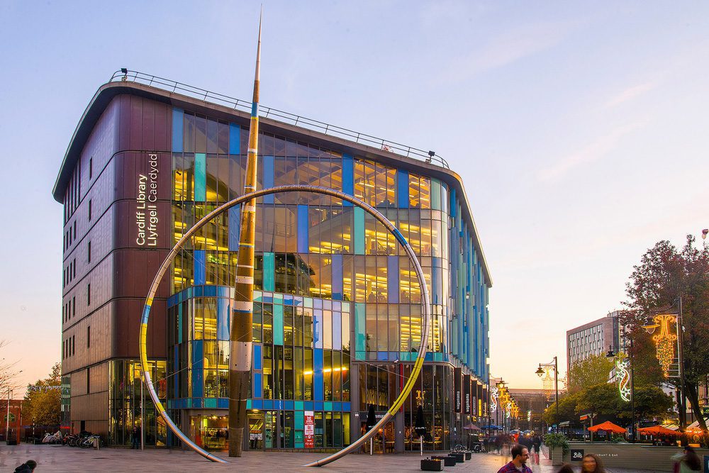 Llyfrgelloedd a Hybiau